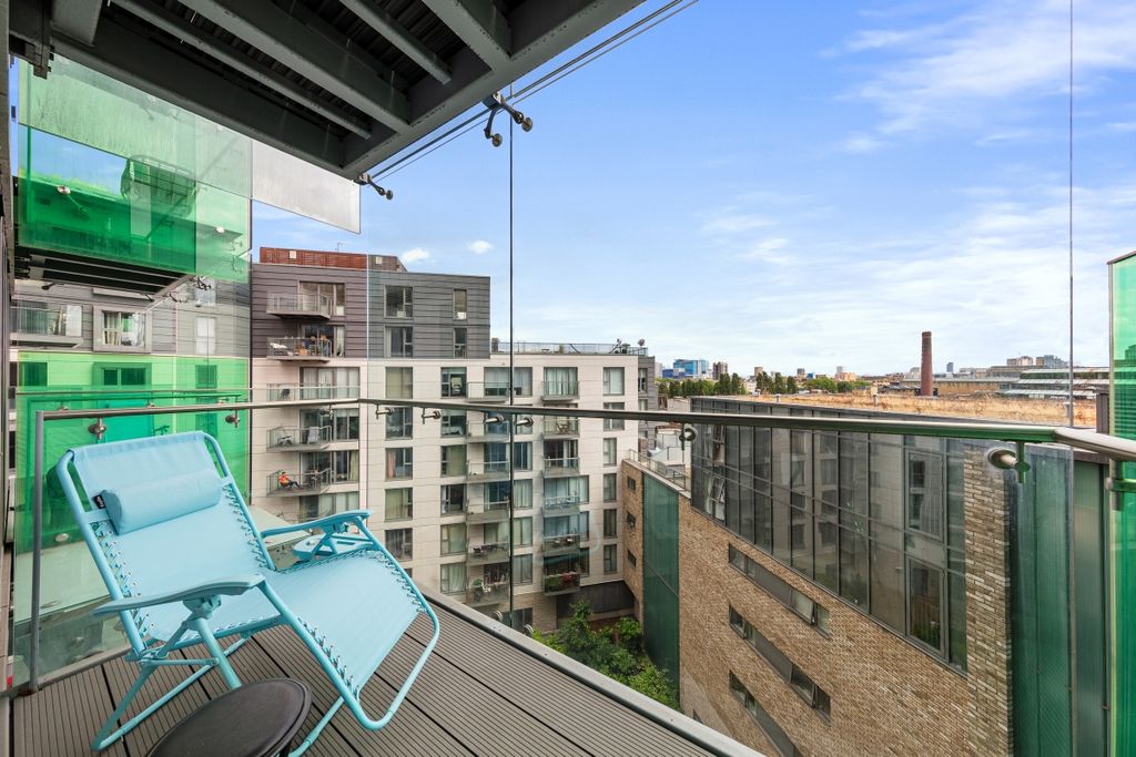 Property photo 1 of 10 Avantgarde Tower