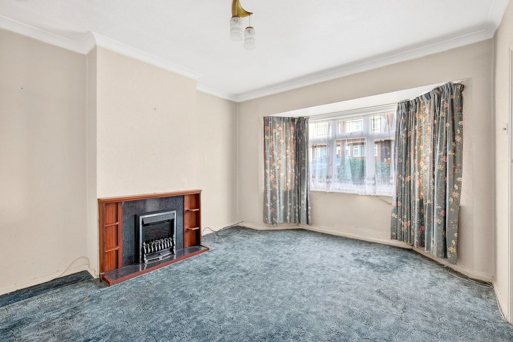 Property photo 3 of 19