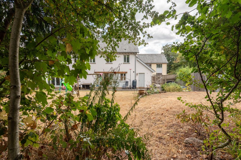 Property photo 1 of 32
