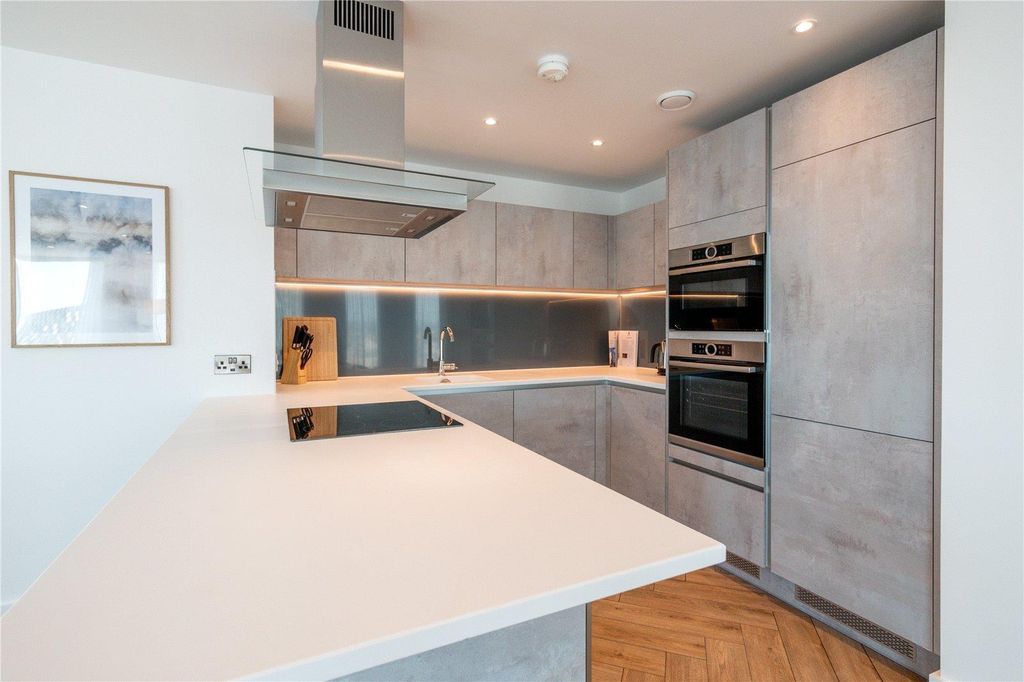 Property photo 3 of 15 Npnez4Whkoolwlnlebhvwg8Akiu.Jpg