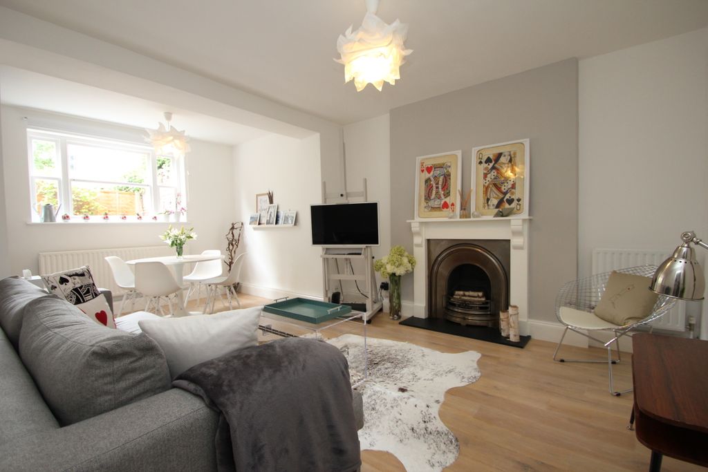Property photo 2 of 7