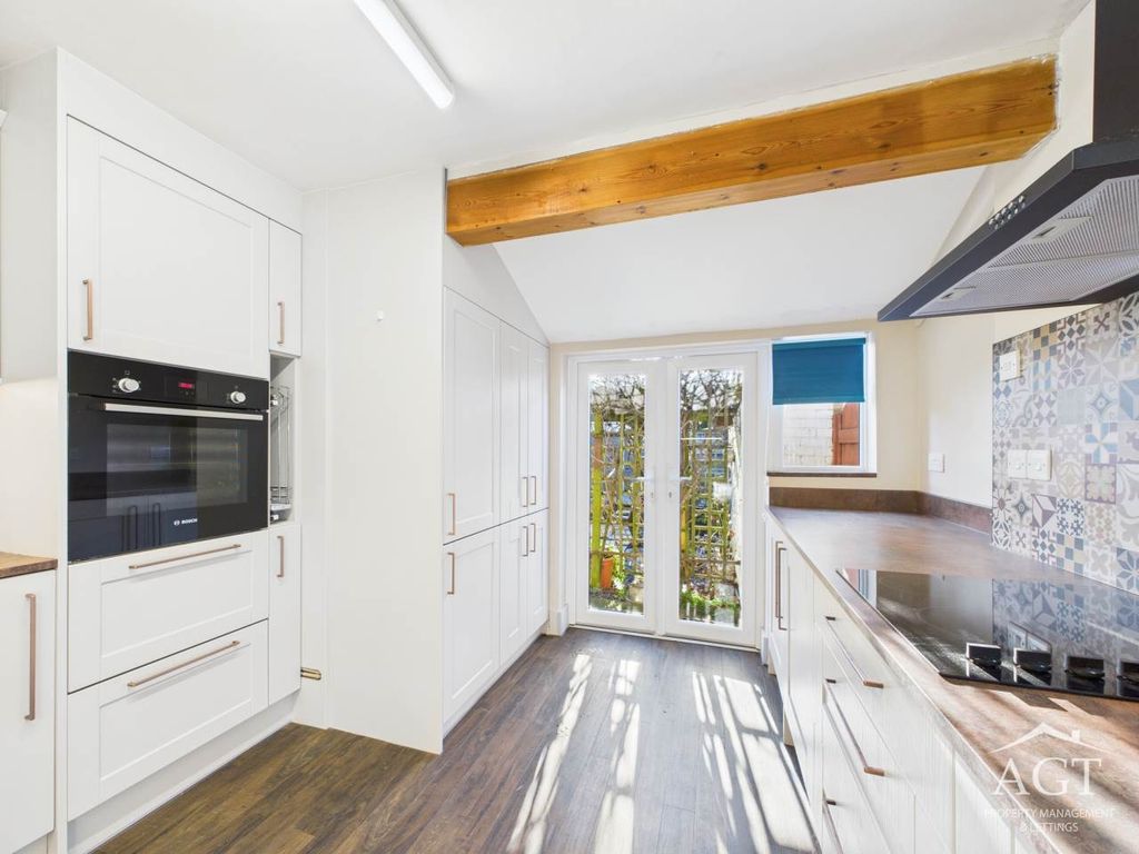 Property photo 3 of 22 Kitchen