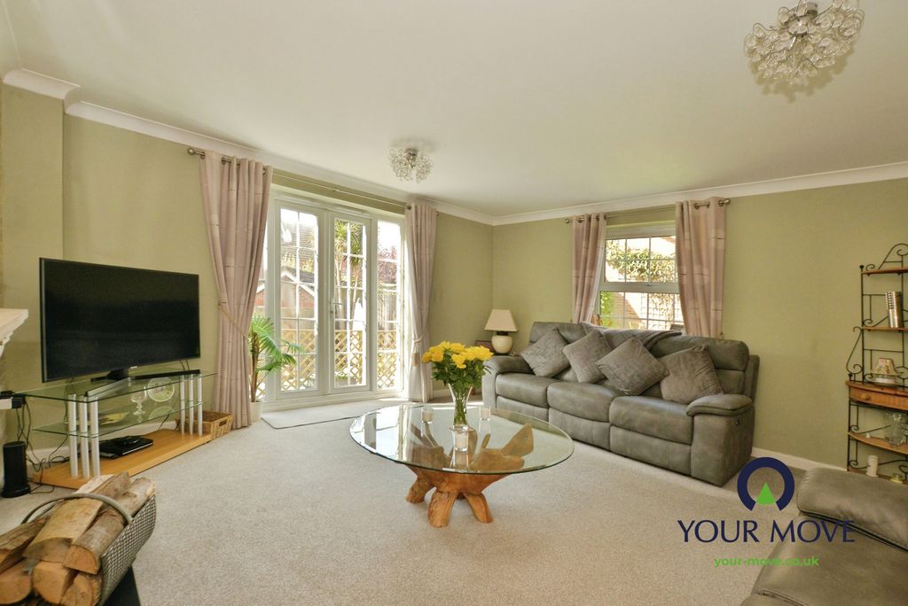 Property photo 2 of 20 Lounge