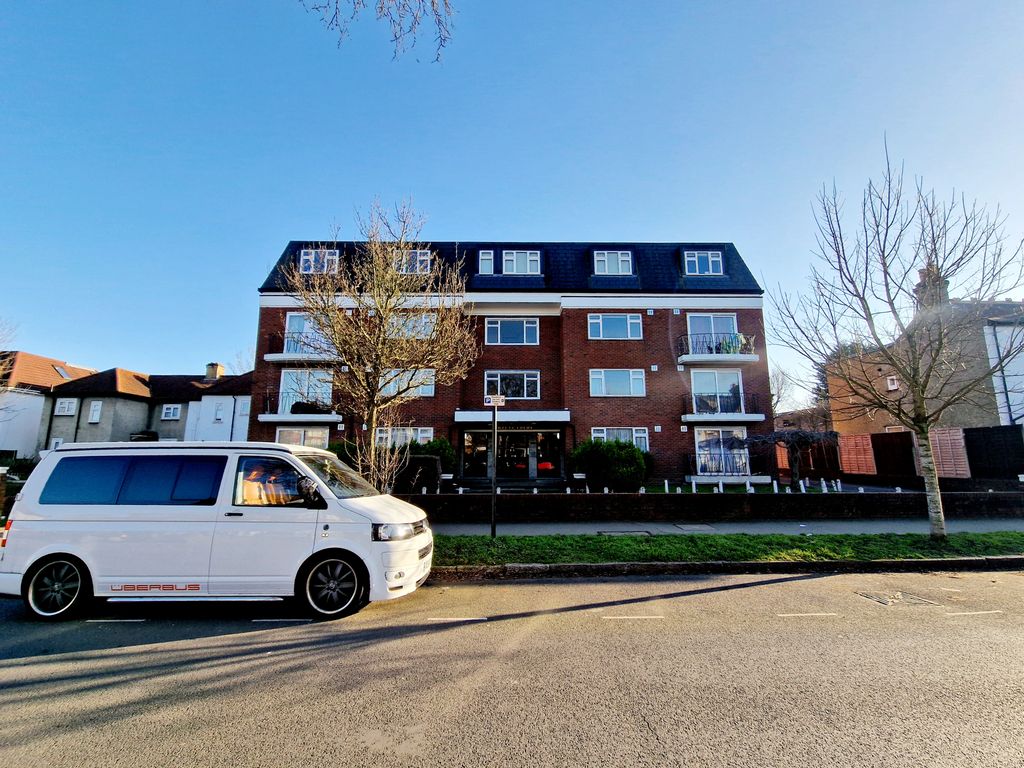 Property photo 2 of 17