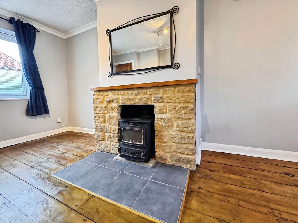 Property photo 3 of 25