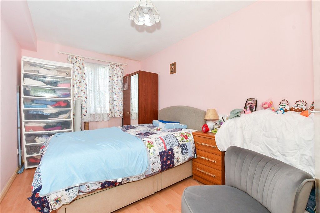 Property photo 2 of 8 Bedroom