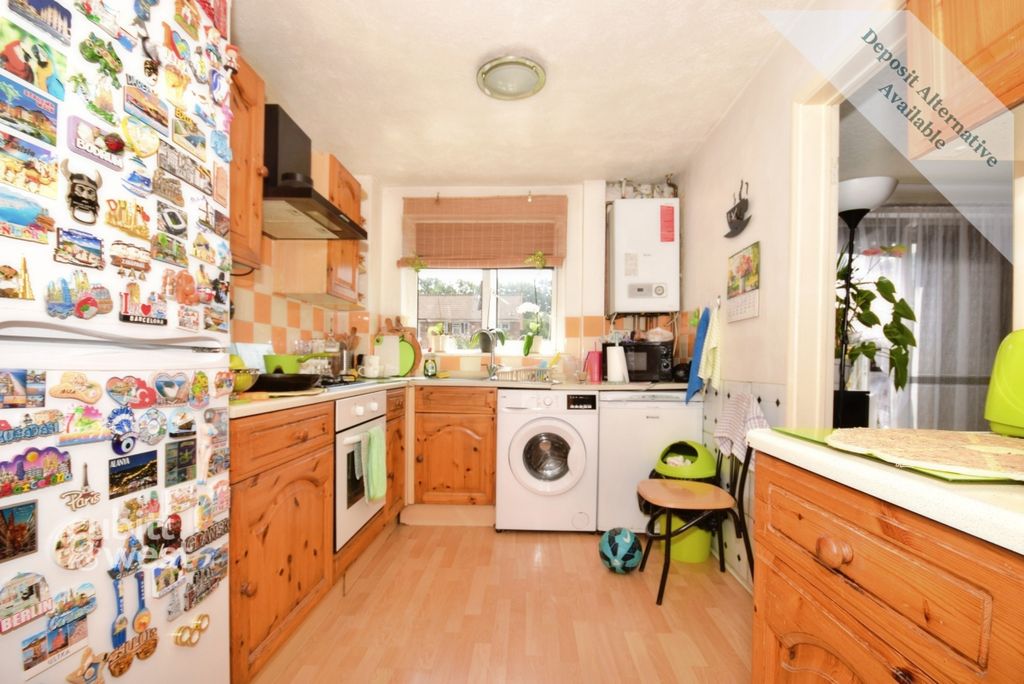 Property photo 3 of 14 Kitchen