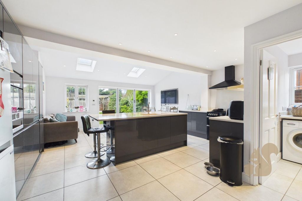 Property photo 2 of 28 Cam01659G0-Pr0786-Still015.Jpg