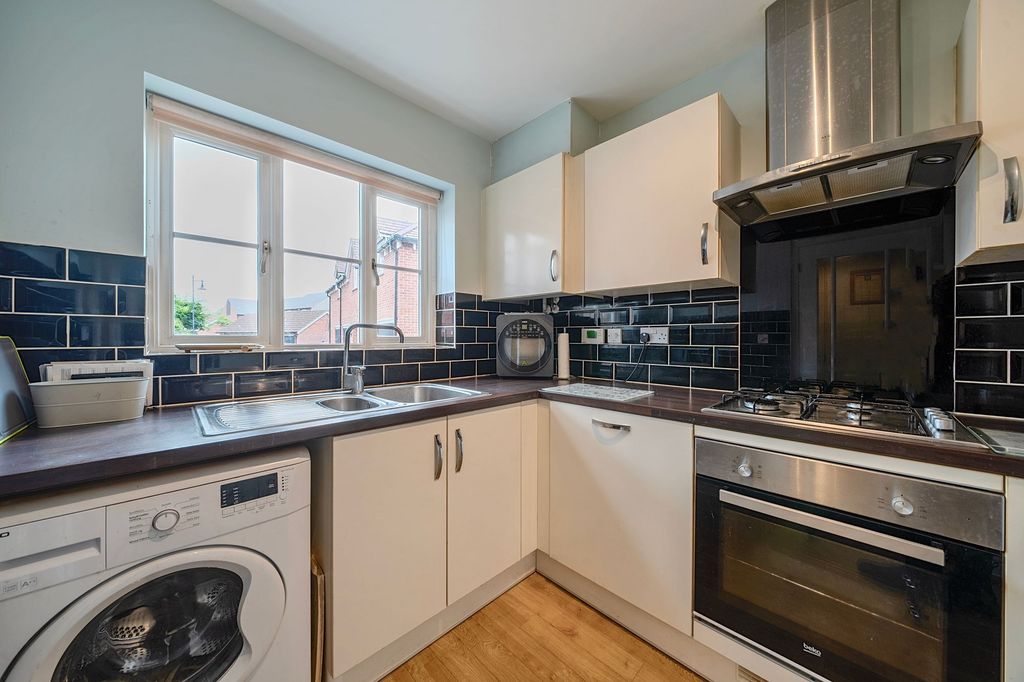 Property photo 2 of 18