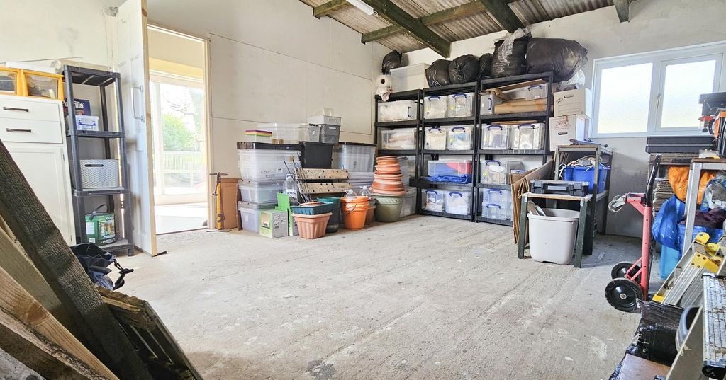 Property photo 3 of 39 Detached Outbuilding / Workshop