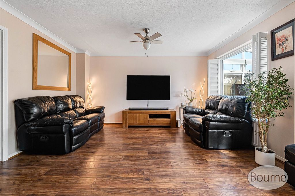 Property photo 3 of 27 Picture No. 06