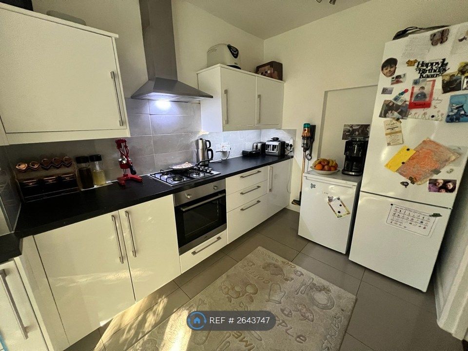 Property photo 2 of 35