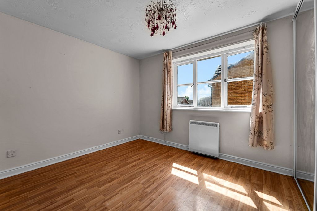 Property photo 1 of 9