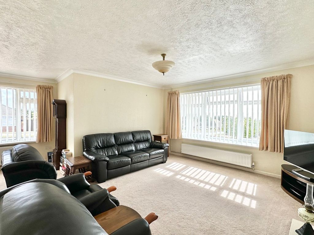 Property photo 2 of 25
