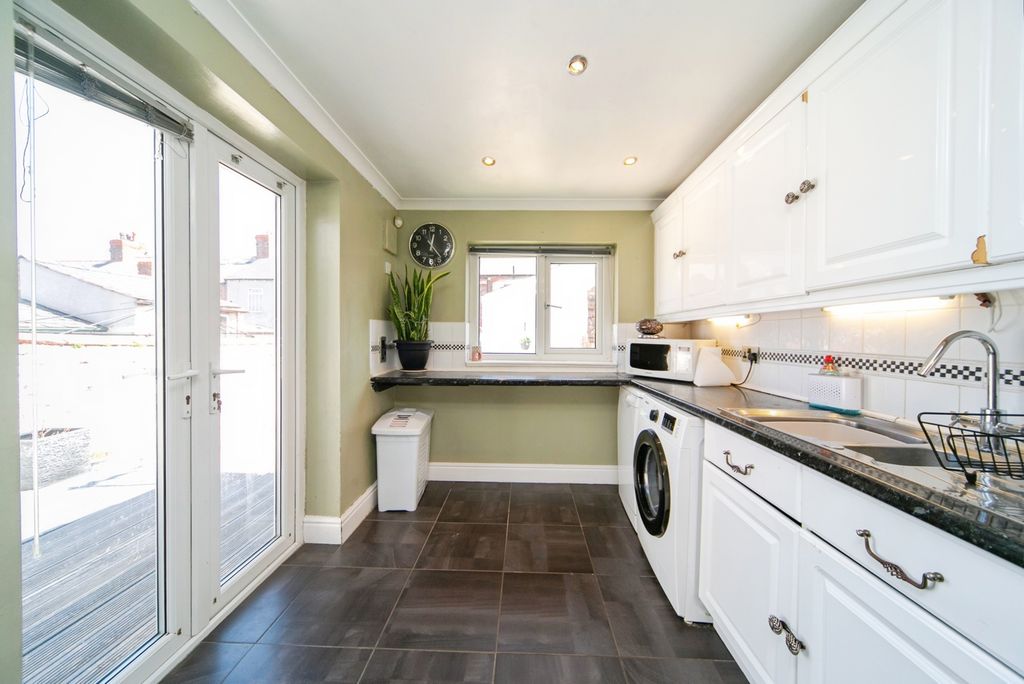 Property photo 2 of 13 Photo