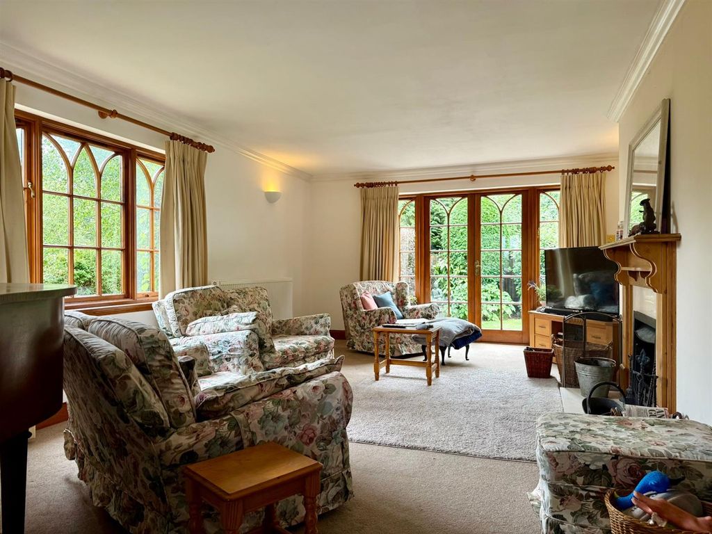 Property photo 2 of 24