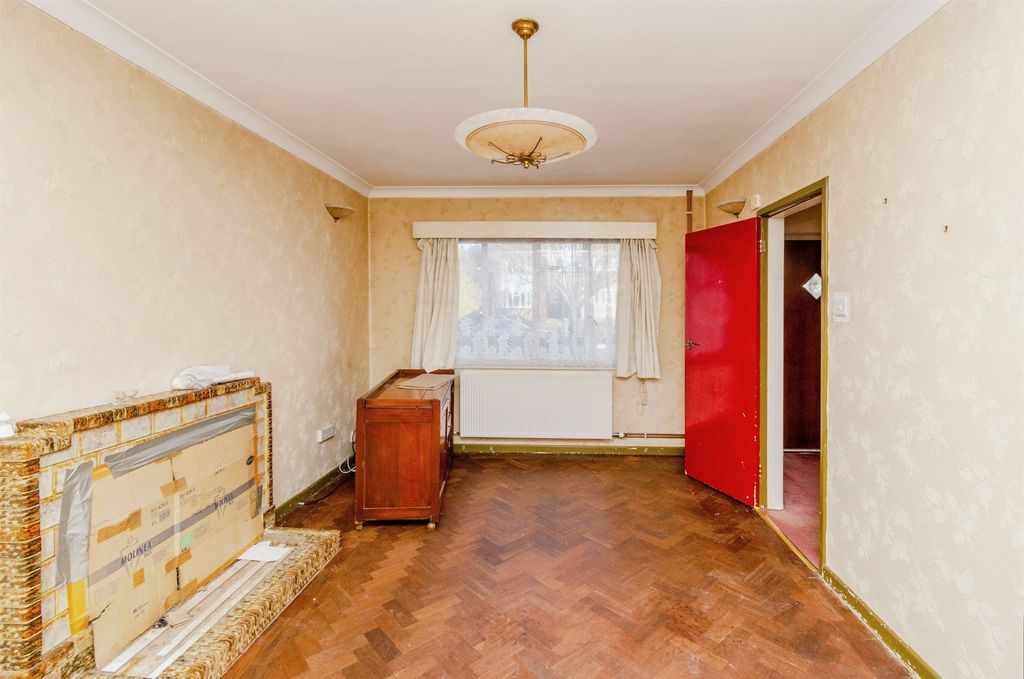 Property photo 3 of 16