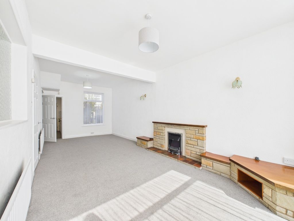 Property photo 2 of 17 3742164