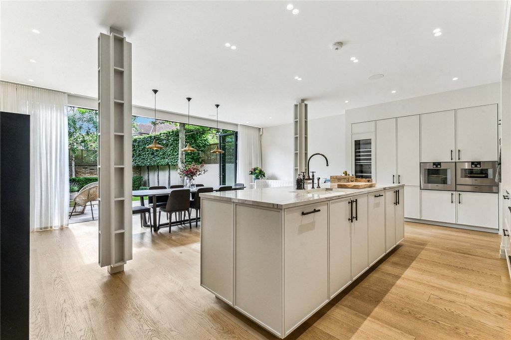 Property photo 1 of 17 Kitchen/Dining Room