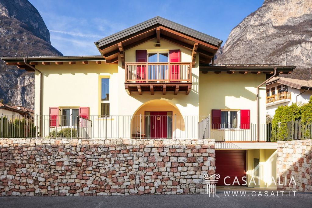 Property photo 1 of 30