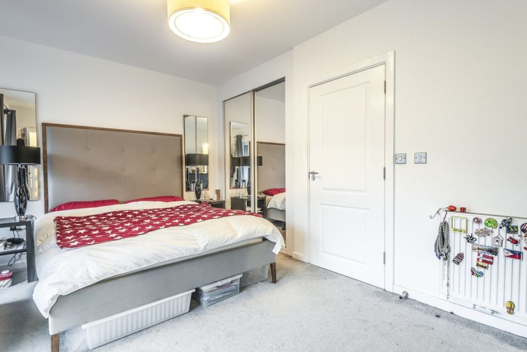 Property photo 2 of 8 452730 (3)