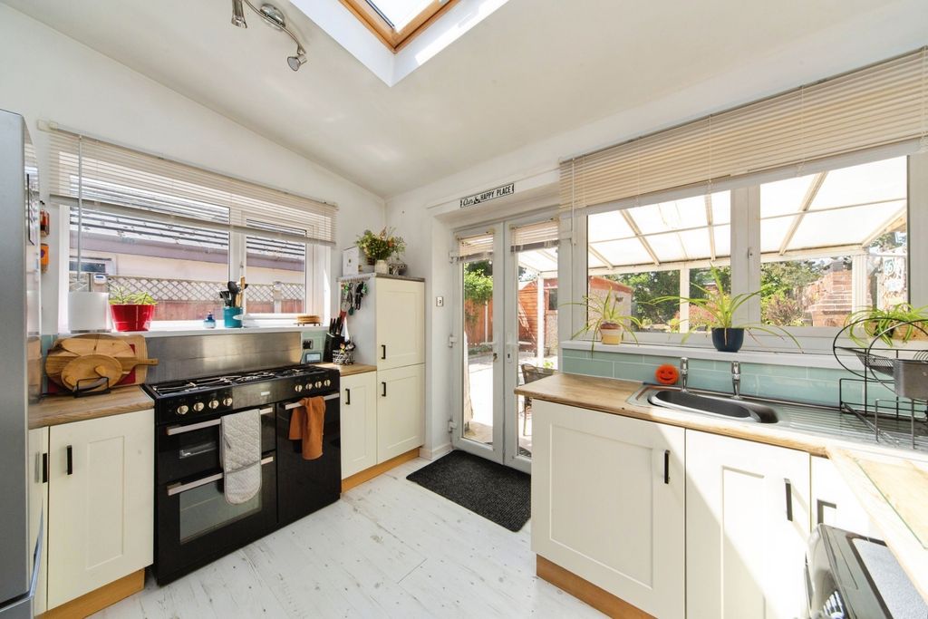 Property photo 3 of 23 Pbox-Img.Jpg