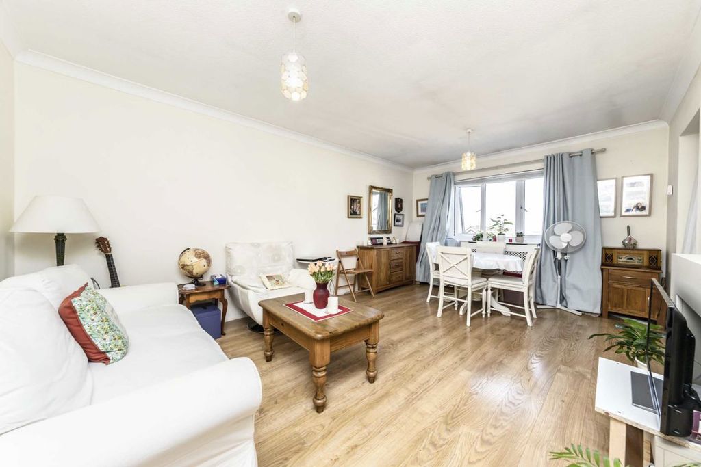 Property photo 1 of 4