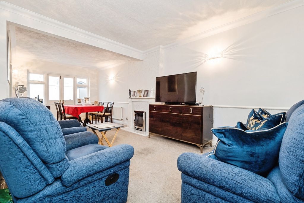 Property photo 2 of 17 Lounge Dining Room