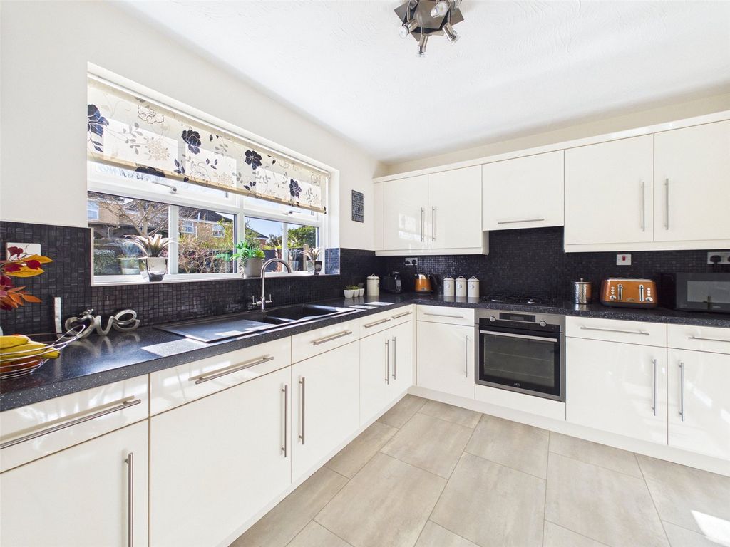 Property photo 3 of 15 Picture No. 02