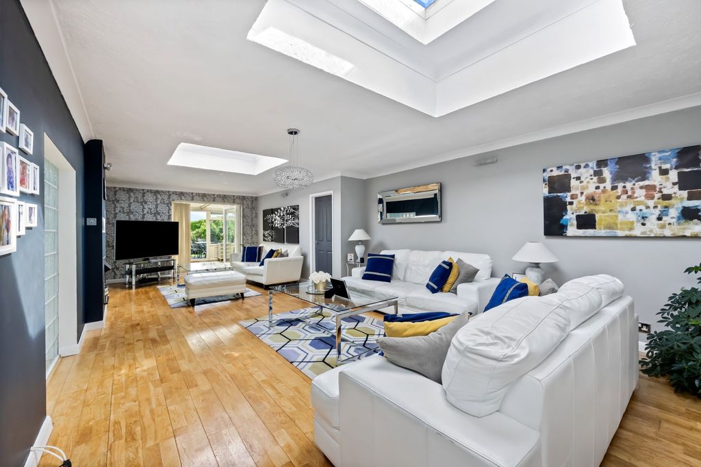 Property photo 2 of 38