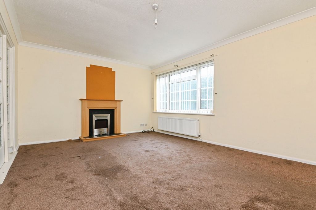 Property photo 2 of 17 Living Room