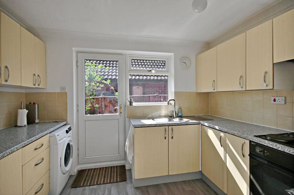 Property photo 2 of 20