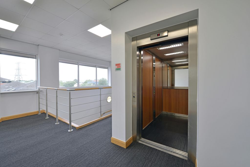 Property photo 3 of 10 Photo 3