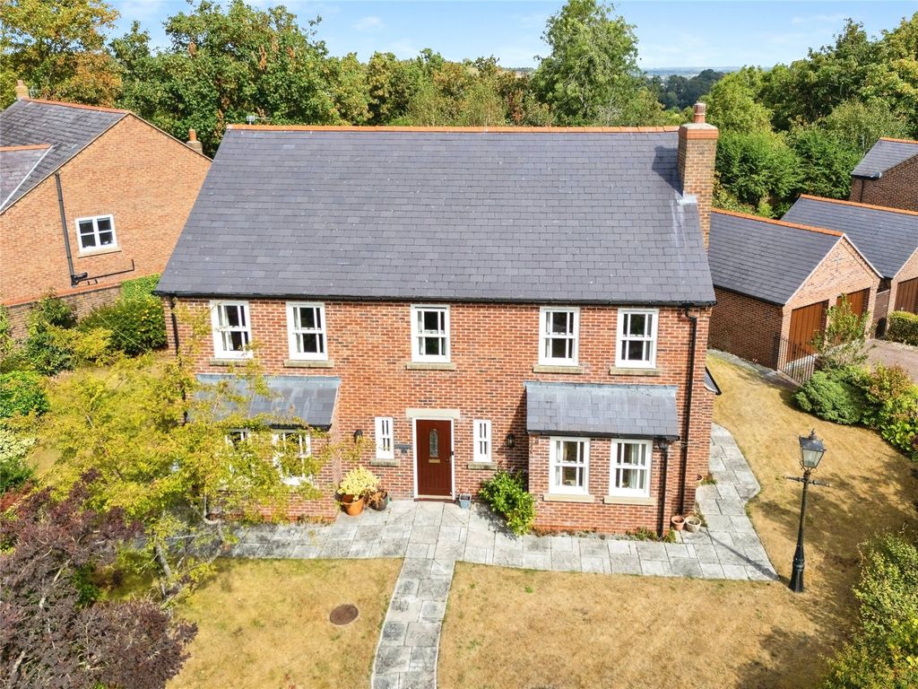 Property photo 1 of 34 Picture No. 44