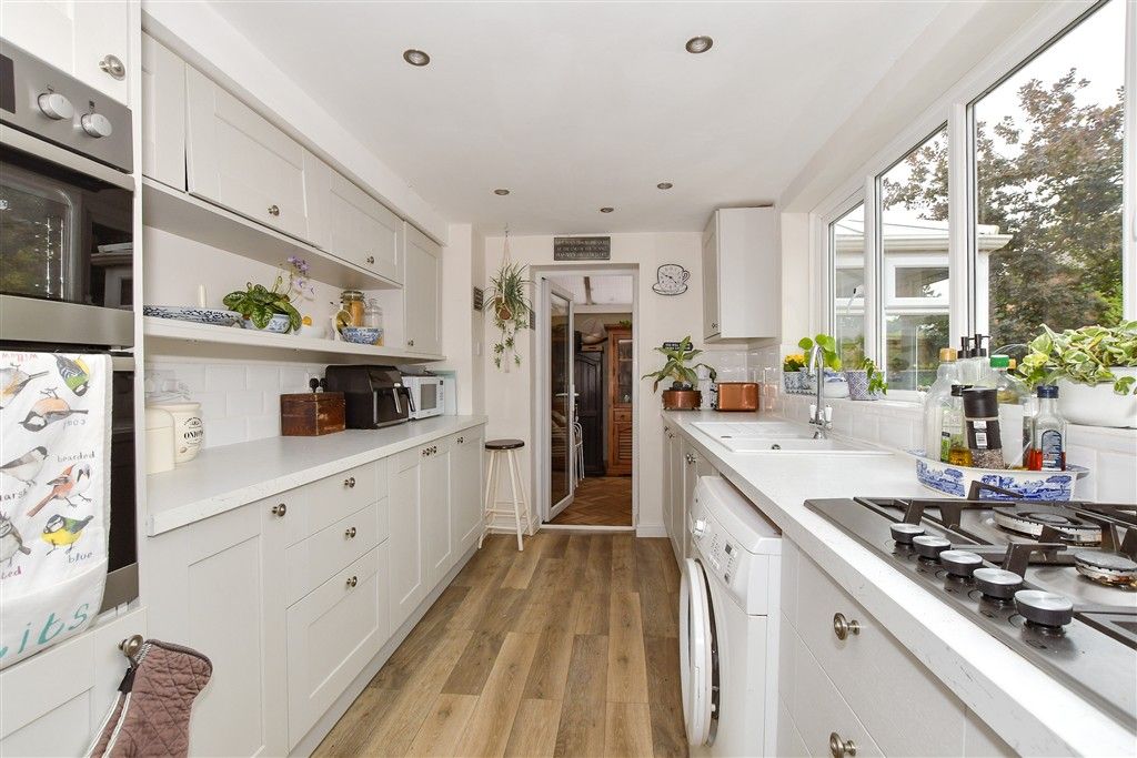 Property photo 3 of 16 Kitchen