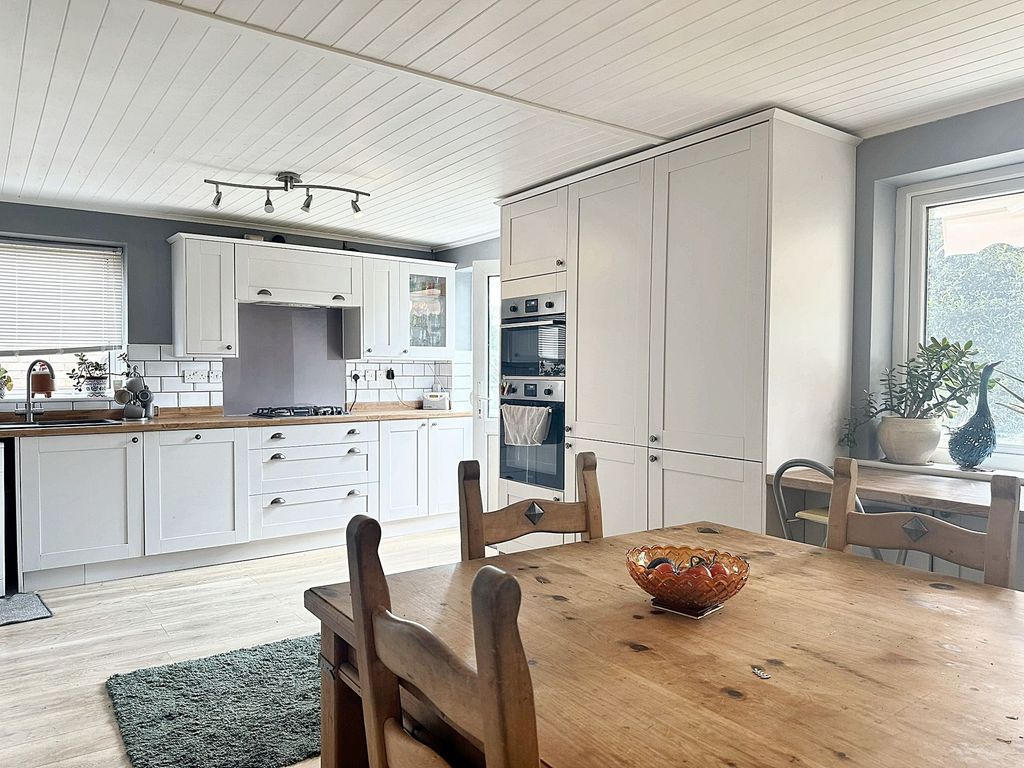Property photo 2 of 18 Kitchen/Diner