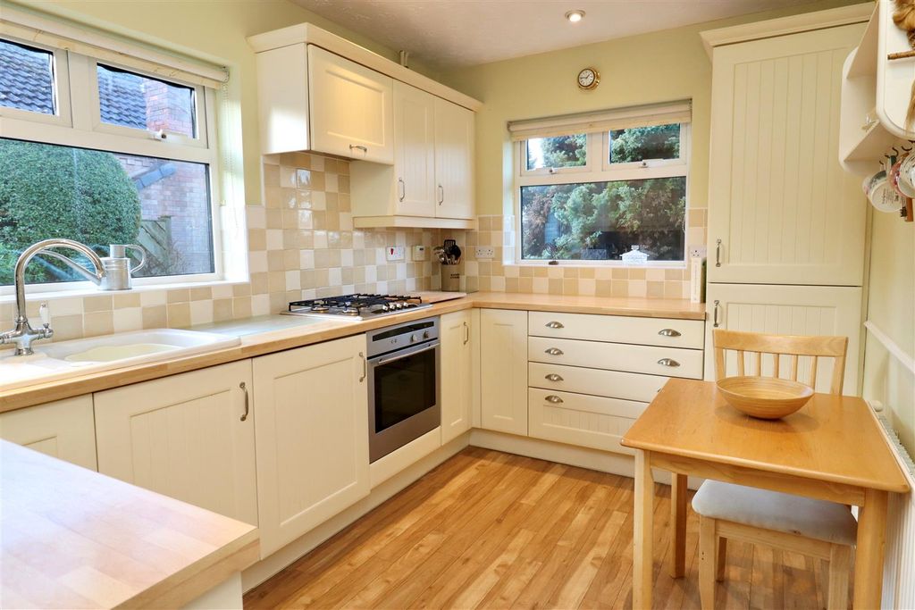 Property photo 2 of 14 Kitchen.Jpg