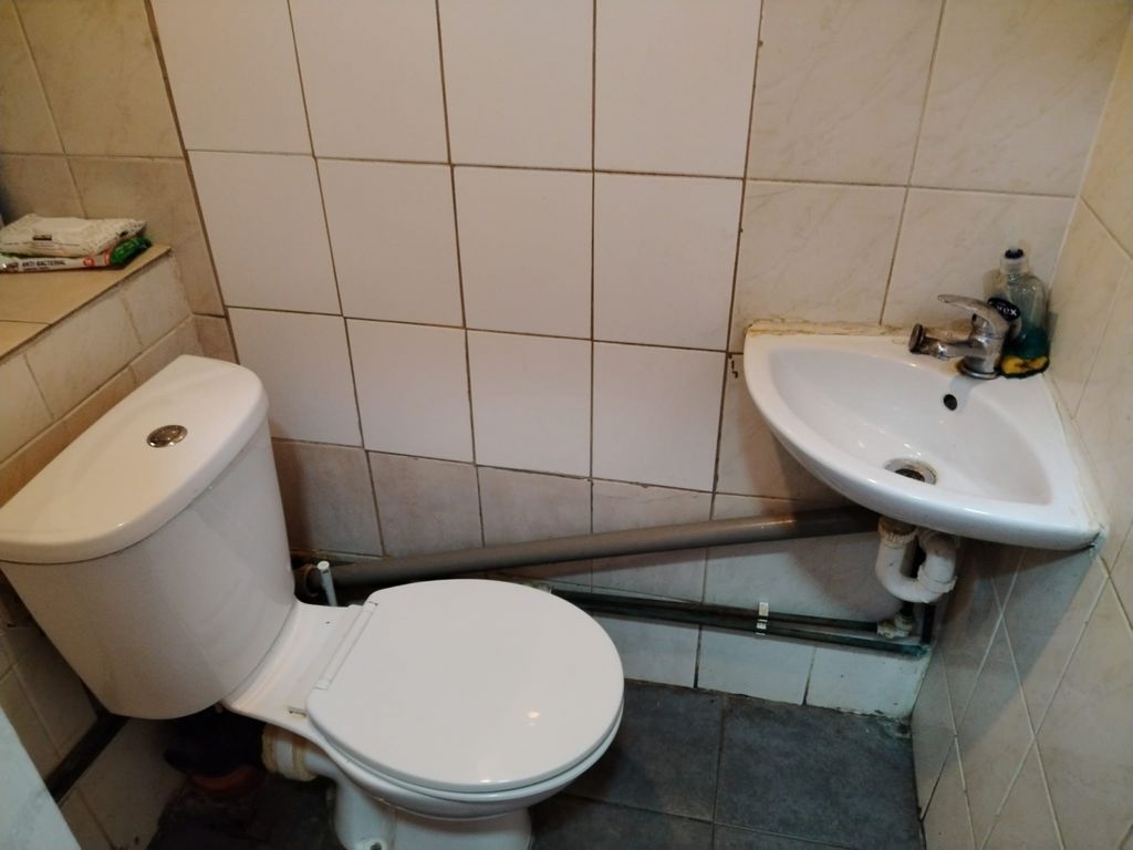 Property photo 2 of 4 Cloakroom