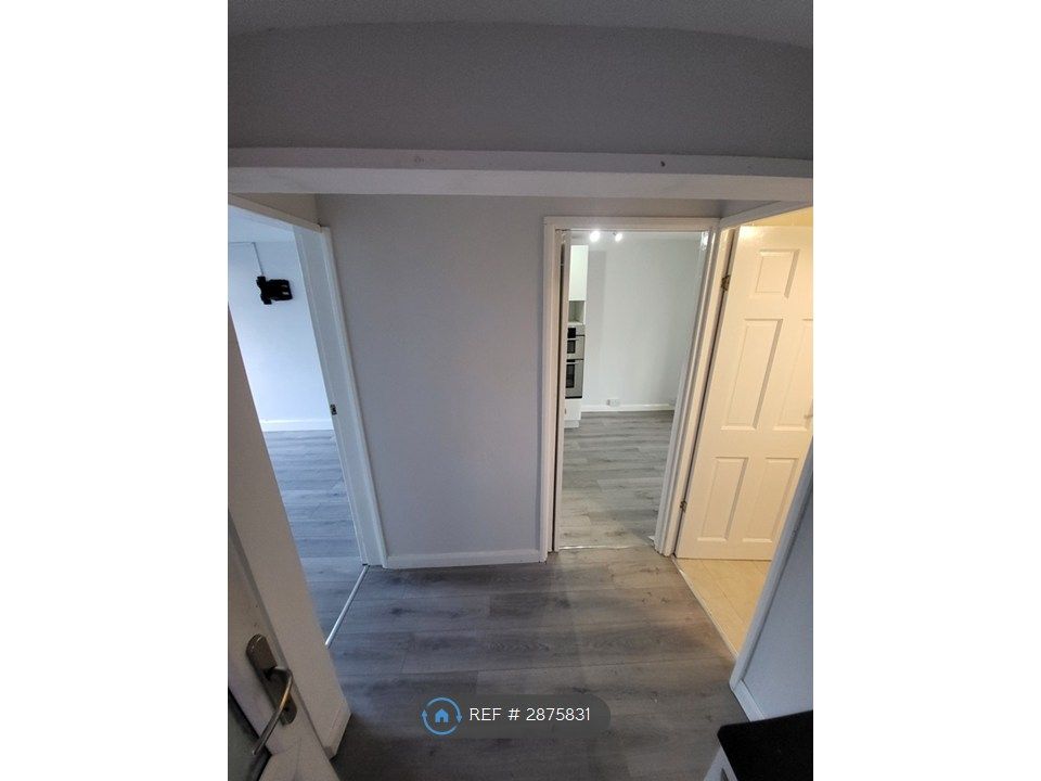 Property photo 1 of 5 Ground Floor Flat - Lobby