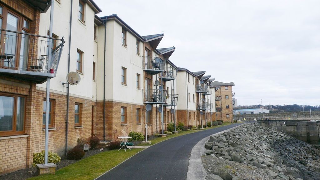 Property photo 1 of 21 External