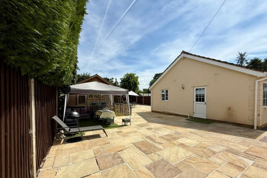 Additional image 6 of 7 bed detached bungalow for saleBangors Road North, Iver SL0