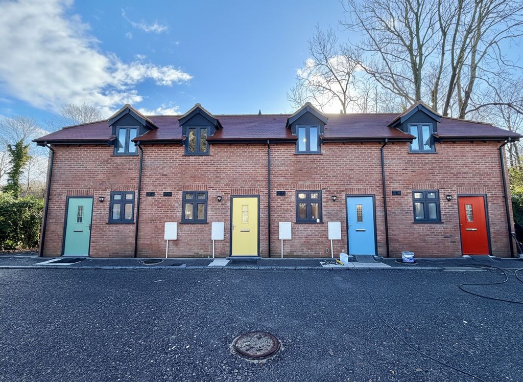 Property photo 1 of 8