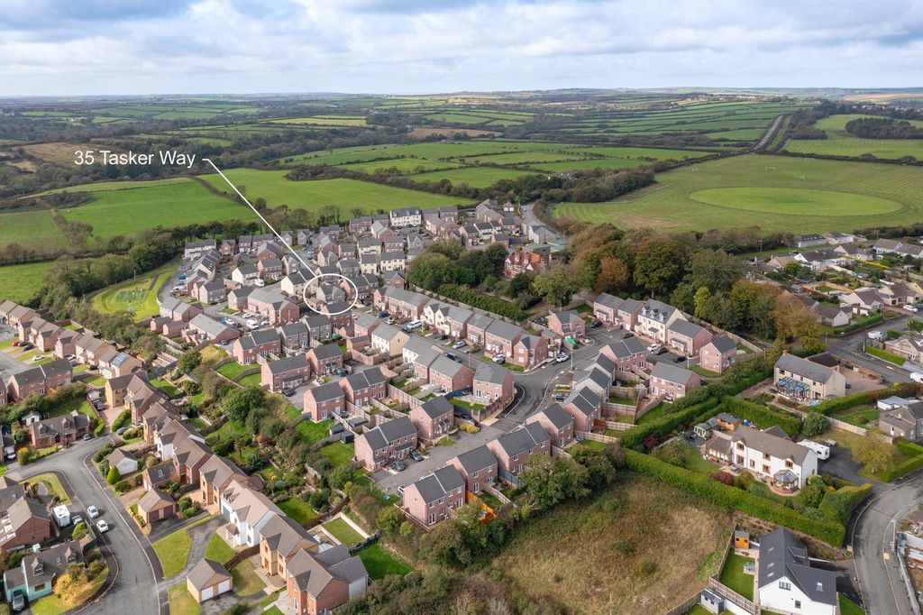 Property photo 2 of 20