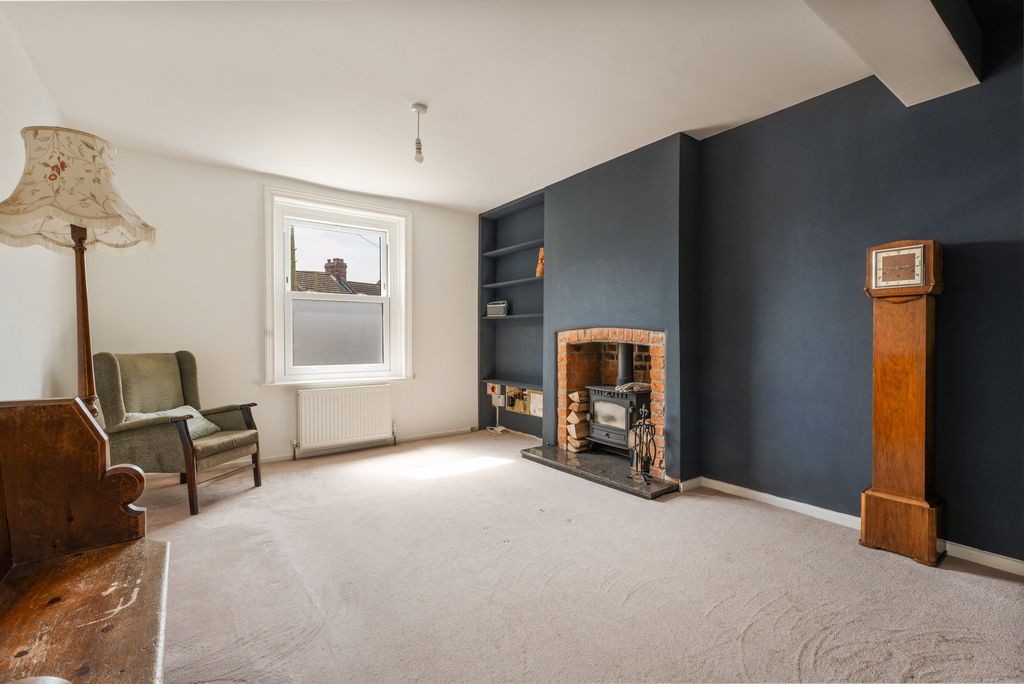 Property photo 2 of 16