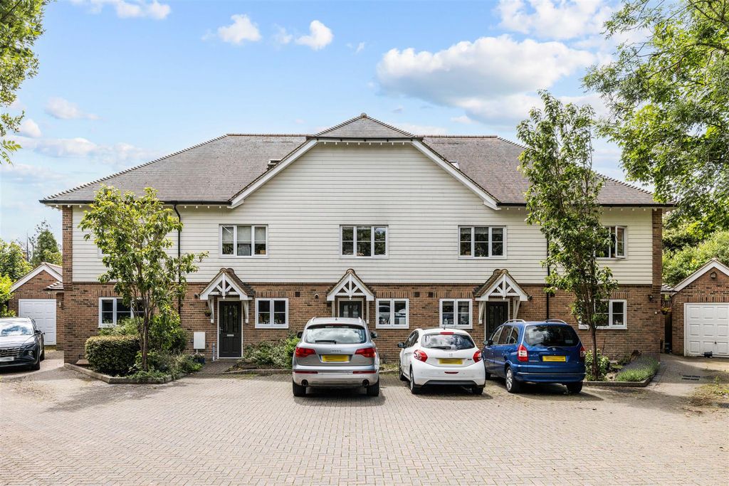 Property photo 1 of 17 3 Henry Mews-29.Jpg
