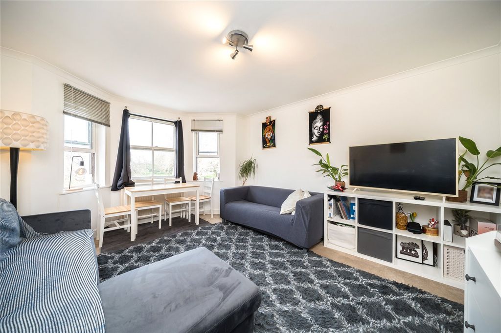 Property photo 2 of 9 Living Area