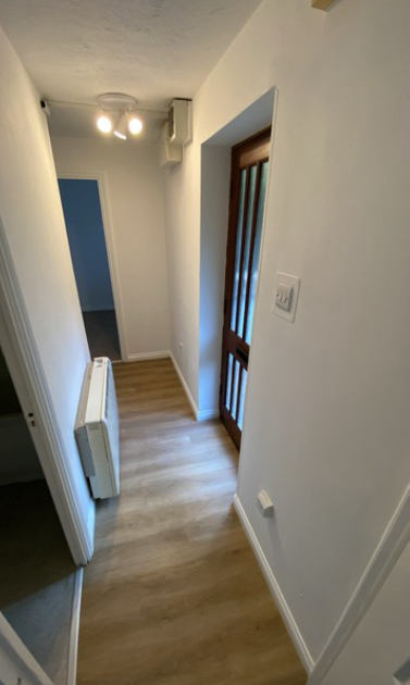 Property photo 2 of 21 Hallway