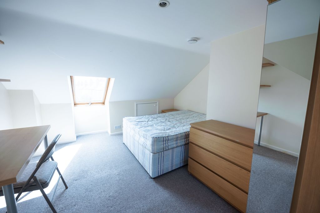 Property photo 1 of 8 Photo 0