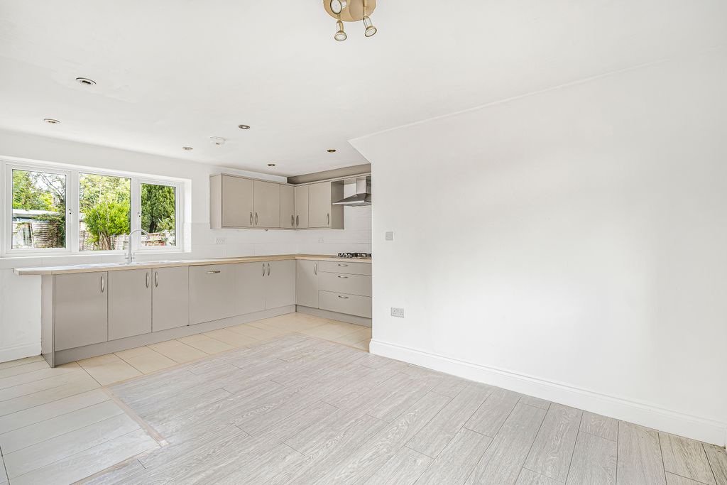 Property photo 3 of 24 663016