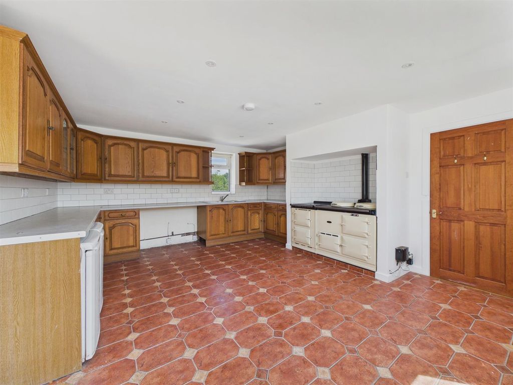 Property photo 3 of 13 Cam03972G0-Pr0417-Still002.Jpg